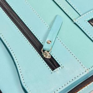 Portafolio de Cuero Venus, Cuero Repujado de Lujo con Incrustaciones de Piel de Vaca, Borde Verde Azulado, Diseño Moderno, Impermeable, Accesorio de Alta Gama - Product Image 6