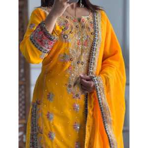 Salwar Kameez de Seda de Diseño Kavya Fab - Amarillo Talla L, Hermoso Conjunto de Top, Pantalón y Dupatta para Fiestas - Product Image 6