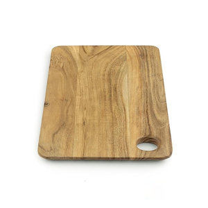Planche à découper artisanale en bois d'olivier rustique avec poignée, écologique et antibactérienne, pour viande, légumes et fromages - Product Image 2
