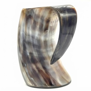 Chope à bière en corne de bœuf authentique, style viking, pour médeïne, idéale pour les tavernes, bars et restaurants, à prix réduit. - Product Image 4