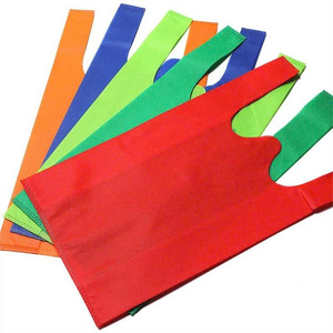 Sac fourre-tout réutilisable en PP non tissé, imprimé sur mesure avec motif de t-shirt, recyclable, pour courses et cadeaux - Product Image 5