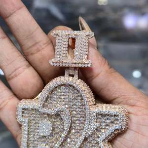 Colgante de Moissanita Chapado en Oro Rosa sobre Plata, con Letra Personalizada en Corte Baguette, Joyería para Fiesta - Product Image 3