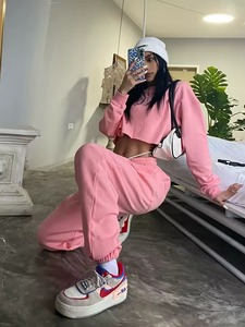 Conjunto de Sudadera Corta con Cremallera y Pantalones Ajustados, Ropa Deportiva Personalizada de Estilo Urbano Vintage para Mujer - Product Image 6