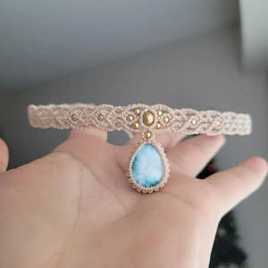 สร้อยคอมาคราเม่ไข่มุกเทียมธรรมชาติ ทำด้วยมือ จี้รูปหยดน้ำสีฟ้า เครื่องประดับลายดอกไม้เรียบง่ายสวยงาม - Product Image 4