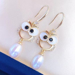Pendientes Colgantes de Búho de Dibujos Animados con Perla de Agua Dulce de 7-8 mm e Incrustaciones de Piedras Blancas, Pendientes de Gancho Lindos y Modernos - Product Image 3