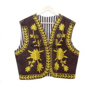 เสื้อแจ็คเก็ตผ้าฝ้ายพิมพ์ลายดอกคอตไรส์สำหรับผู้หญิงจาก A2ZCraftBazar ลายวาดมือสไตล์วินเทจ เนื้อผ้าระบายอากาศดี โลโก้ด้านหลัง แขนครึ่งตัว คอทรงโอ - Product Image 5