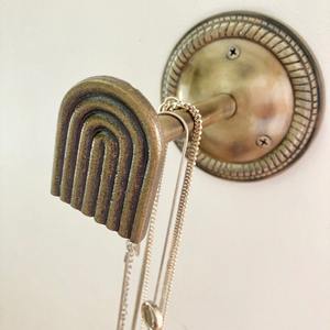 Gancho para cortina con forma de arcoíris, accesorio perfecto para la cocina, el baño, la ventana y la decoración interior de la habitación infantil, de la India. - Product Image 2