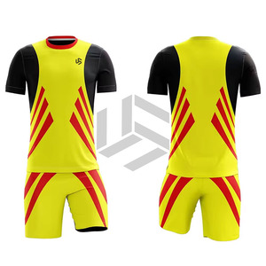 Tenues de football toutes saisons les plus vendues, style tendance, service OEM, uniforme de football à marque privée - Product Image 1