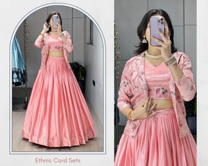 Ensemble coordonné ethnique rose blush de qualité supérieure pour femmes, tenue traditionnelle indienne élégante pour les occasions festives, les mariages - Product Image 5