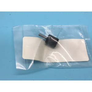 LOT DE 23 VIS À TÊTE EN GRAPHITE AXCELIS 17181020 - Équipements et Pièces Semi-conducteurs de Renommée Mondiale à Confiance Mondiale - Product Image 3
