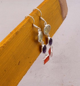 Pendientes de Plata de Ley 925 con Prehnita Natural, Amatista y Cornalina, Diseño de Tres Niveles, Hechos a Mano, Venta al Por Mayor - Product Image 5