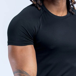 T-shirt de sport pour homme, manches courtes, noir, logo OEM personnalisé, tissu extensible léger et respirant, vêtements de sport pour homme - Product Image 5