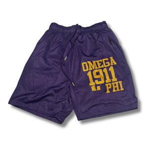 กางเกงขาสั้นผู้ชายแบบกำหนดเอง Omega Psi Phi ผ้าแคนวาสตาข่าย คุณภาพสูง สไตล์กรีก ผลิตจากโพลีเอสเตอร์ 100% กันลม ระบายอากาศได้ดี - Product Image 1