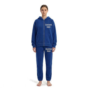 Conjunto Deportivo Retro para Mujer al por Mayor con Detalles de Rayas en Contraste para Marcas de Ropa y Tiendas Minoristas - Product Image 1