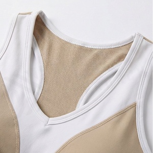 Conjunto de yoga de 2 piezas para mujer, leggings beige de cintura alta, sujetador deportivo con espalda cruzada, bloques de color - Product Image 4