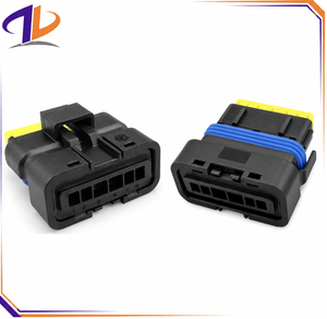 Connecteur de faisceau de câbles automobile 6 broches femelle, contact en cuivre, boîtier en nylon, courant nominal 12V 3A, noir - Product Image 1