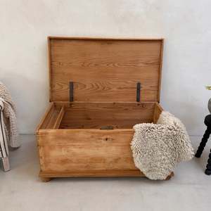 Caja de Madera Antigua Extra Grande para Mantas, Baúl Rústico de Madera Maciza, Cofre Vintage Estilo Granja para Dormitorio o Sala de Estar - Product Image 6