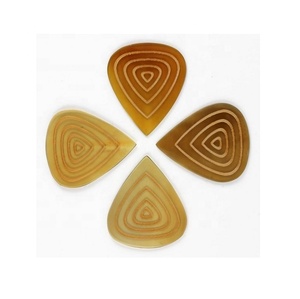 Plectres de guitare en os naturel de qualité supérieure, fabriqués à la main, finition lisse, pour guitare acoustique et électrique, durables et offrant un son chaud - Product Image 1