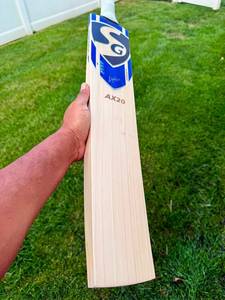 Bates de críquet SG AX20 ENGLISH WILLOW de mango corto - Product Image 1