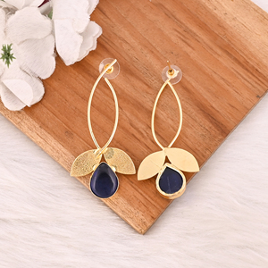 Boucles d'oreilles élégantes en laiton plaqué or avec pierre hydro-gemme bleu encre, bijoux de mode faits à la main pour femme, cadeau - Product Image 5