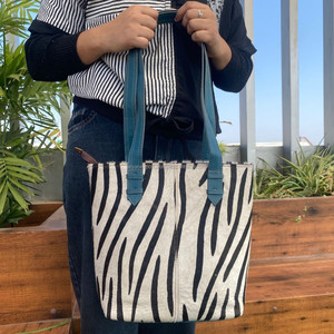 Sacs fourre-tout en cuir recyclé imprimé animal personnalisé de qualité OEM sac à main de fabricant de créateur de luxe et sac à main en cuir coloré pour femmes - Product Image 4