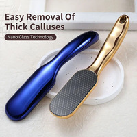 Râpe à pieds anti-callosités à long manche, lime ponce ergonomique antidérapante pour éliminer les peaux mortes, outils de soin des pieds