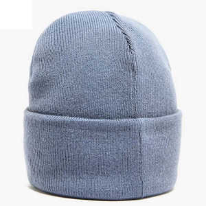 Nouveau style, bonnet en tricot de haute qualité, confortable et chaud pour l'hiver, en vente - Product Image 2