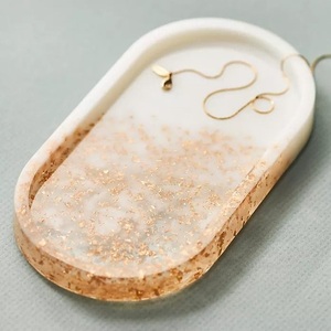 Bandeja redonda de resina de mármol beige, muy vendida, bandeja decorativa para servir, bandeja organizadora multiusos, bandeja de exhibición de decoración moderna, de primera calidad - Product Image 3