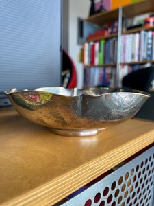Bol à noix vintage en métal festonné, design argenté sur pied - Product Image 6