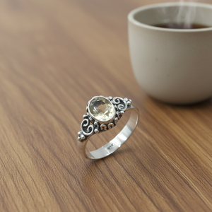 แหวนเงินแท้ 925 ประดับพลอยซิทริน ดีไซน์ลายม้วนแบบโบโฮ งานแฮนด์เมด สไตล์วินเทจ รูปทรงวงรี ของขวัญสำหรับผู้หญิง ของขวัญวันครบรอบสำหรับภรรยา - Product Image 1