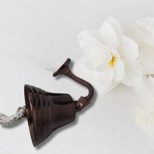 Cloche en laiton traditionnelle au look classique, cloche de jardin de qualité supérieure en laiton, parfaite pour la décoration nautique, la maison, la porte, le jardin, le temple, ou les usages spirituels. - Product Image 2