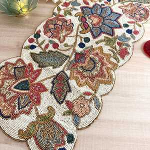 Chemin de table tricoté à la main Rachita Shahi Choudhary Décoration d'intérieur - Product Image 4