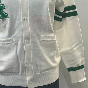 Cardigan en tricot unisexe personnalisé avec logo, style universitaire, pour sororités et fraternités, broderie de lettres grecques, style varsity - Product Image 3