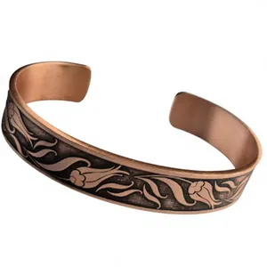Elegant Embossed Diamond <b>Grid</b> Pattern Finish Copper Bracelet Fashionable <b>Metal</b> Jewelry Exquisite Design - Product Image 3