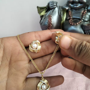 Ensemble de pendentifs en perles d'eau douce plaqué or, fabricant et fournisseur de bijoux en gros - Product Image 2