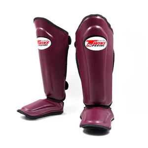 Protège-tibias en cuir de vachette véritable légers de qualité supérieure pour jumeaux, avec fermeture auto-agrippante et logo personnalisé pour une protection optimale - Product Image 5