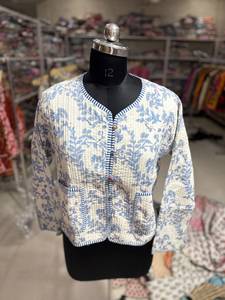 Chaqueta acolchada floral para mujer, cuello en V, manga larga, algodón, para primavera, grosor estándar, cierre de botones, bolsillos con parche, regalo para ella - Product Image 1