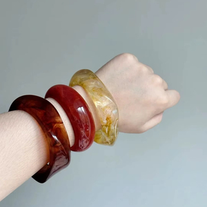 Elegantes brazaletes de resina para mujer, idea de regalo, brazaletes de resina coloridos para mujer, accesorios de moda - Product Image 1