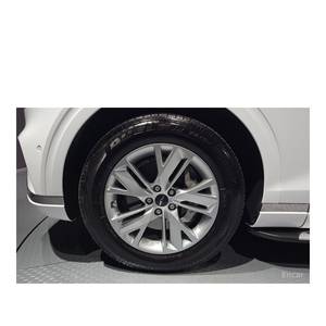 Genesis GV70 2024 2.5T Essence 2WD avec 9 769 km Boîte de vitesses automatique Sièges en cuir Volant à gauche Caméra arrière - Product Image 5