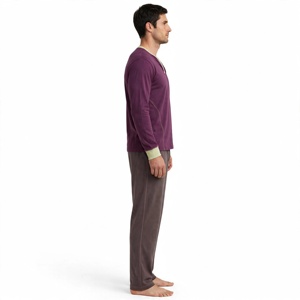 Ensemble de pyjama violet pour homme, haut à manches longues à col en V avec bordure contrastée et pantalon de détente marron - Product Image 3