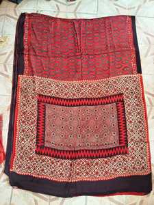 Sari AJRAKH con Estampado Artesanal Natural, Tela de Seda Modal Pura, Materiales de Calidad Premium para Exportación, Disponible en Stock, Venta al Por Mayor - Product Image 1