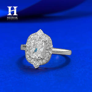 Bague de fiançailles en or 14 carats avec halo de diamants taille radiant/emerald - Bijoux de luxe en diamants de laboratoire/naturels - Product Image 2