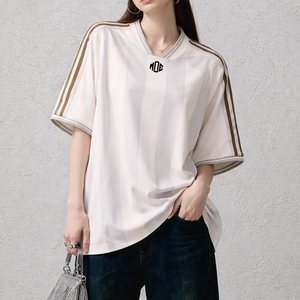 Maillot de football américain tendance 2026 pour femme, coupe oversize à rayures, léger et respirant en polyester, haut de sport décontracté, marque privée OEM - Product Image 2