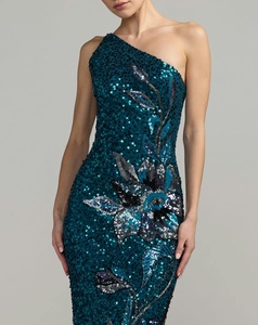 Robe de soirée élégante bleu sarcelle asymétrique à sequins, coupe fourreau, longueur ras du sol, 100% polyester satiné, effet illusion, infroissable - Product Image 3