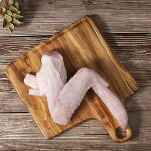 Ailes de canard surgelées fraîches, à trois articulations, directement de la source, une spécialité maison essentielle pour se préparer en avance - Product Image 1