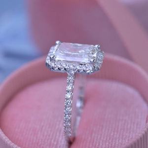 Anillo de Compromiso de Plata 925 con Halo de Diamantes Moissanite de Corte Radiante de 2.50 Quilates, Regalo para Ella, Anillo de Boda para Mujer, Anillos de Diamantes VVS - Product Image 2