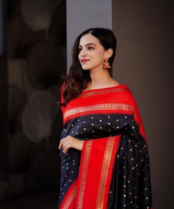 Sari de seda negro y rojo con borde dorado Zari, traje tradicional indio para bodas, para mujeres - Product Image 2