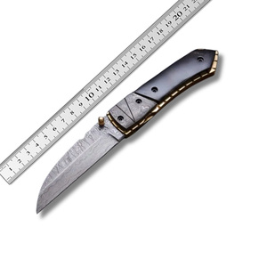 Navaja de bolsillo plegable de acero de Damasco forjada a mano, con bloqueo interno OEM, patrón único personalizado, mango de cuerno negro, grado industrial - Product Image 5