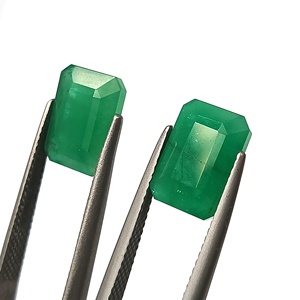 Émeraude naturelle zambienne de 9,10 carats, vert émeraude, pierre précieuse en vrac, taille émeraude, facettée, ensemble de 2 pièces pour la fabrication de bijoux - Product Image 2