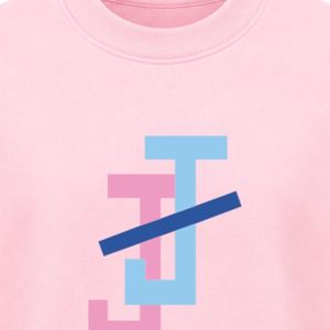 เสื้อสเวตเชิ้ตคอกลมสีชมพูพร้อมโลโก้ลายตราสัญลักษณ์ ผ้าฟลีซเนื้อนุ่มสำหรับผู้หญิงและเด็กผู้หญิง สไตล์ลำลอง แฟชั่นสตรีทแวร์ ใส่ได้ทุกวัน - Product Image 2
